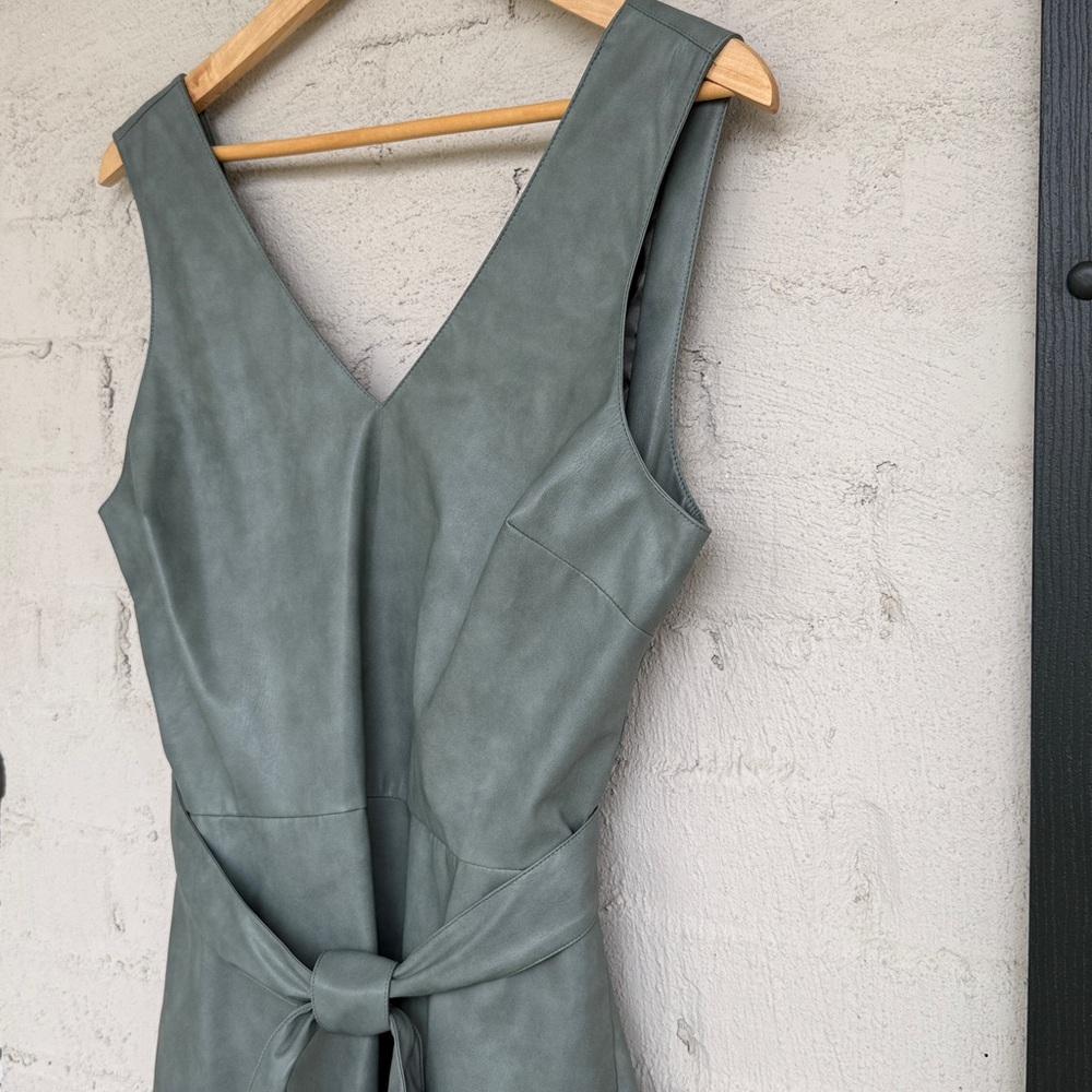 Anthropologie Avec Les Filles Cross Back Faux Leather Romper Size Small - Picture 5 of 12
